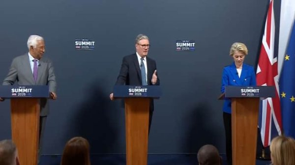 ЕС и Великобритания на саммите призвали РФ продемонстрировать готовность к миру в Украине ЕС и Великобритания на саммите призвали РФ продемонстрировать готовность к миру в Украине