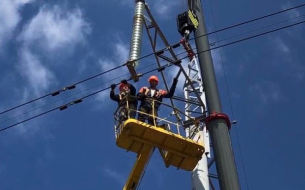 Через падіння уламків російських БпЛА на Полтавщині аварійне відключення світла
Через падіння уламків російських БпЛА на Полтавщині аварійне відключення світла