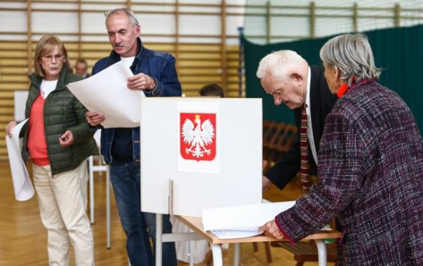 Польща обирає президента: що потрібно знати про голосування та кандидатів
Польща обирає президента: що потрібно знати про голосування та кандидатів