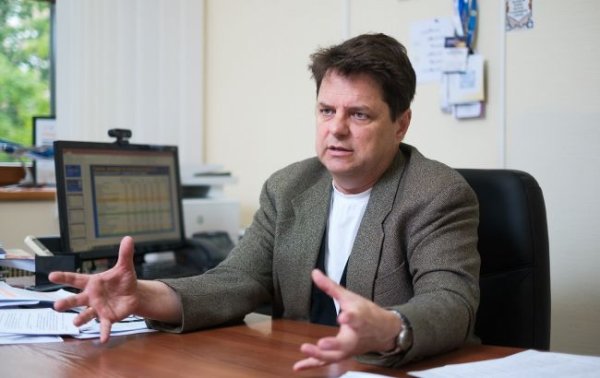 Мами вивозять 17-річних синів за кордон, але вони пишуть НМТ, – Михайло Винницький, МОН
Мами вивозять 17-річних синів за кордон, але вони пишуть НМТ, – Михайло Винницький, МОН