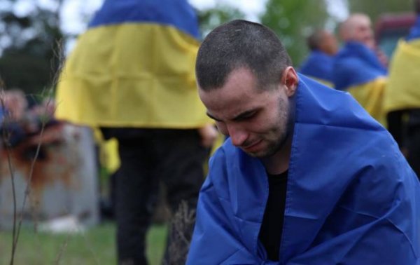 Україна та Росія провели великий обмін полоненими: що відомо
Україна та Росія провели великий обмін полоненими: що відомо