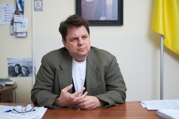 Мами вивозять 17-річних синів за кордон, але вони пишуть НМТ, – Михайло Винницький, МОН
Мами вивозять 17-річних синів за кордон, але вони пишуть НМТ, – Михайло Винницький, МОН
