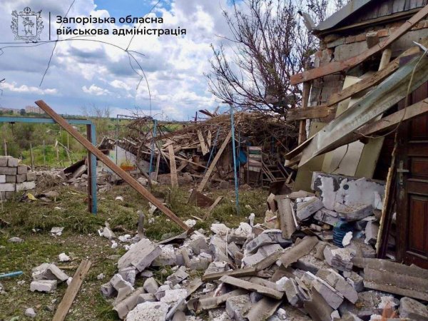 Росіяни скинули щонайменше 9 авіабомб на прифронтовий Степногірськ у Запорізькій області
Росіяни скинули щонайменше 9 авіабомб на прифронтовий Степногірськ у Запорізькій області