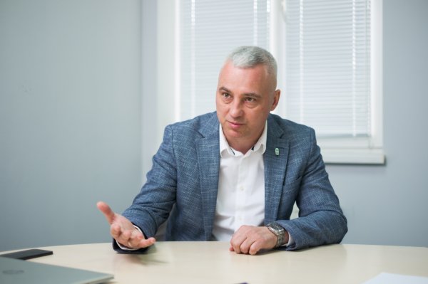 Що ми п’ємо щодня? Екологи пояснили, що не так з водою в Україні
Що ми п’ємо щодня? Екологи пояснили, що не так з водою в Україні