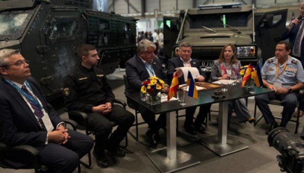 Український та іспанський виробники бронетехніки підписали меморандум про співпрацю Український та іспанський виробники бронетехніки підписали меморандум про співпрацю