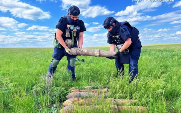 На Кіровоградщині сапери ДСНС вилучили 6 фугасних мін часів Другої світової війни
На Кіровоградщині сапери ДСНС вилучили 6 фугасних мін часів Другої світової війни