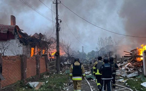 Унаслідок нічної атаки на Київщині загинули четверо людей, є поранені (оновлено)
Унаслідок нічної атаки на Київщині загинули четверо людей, є поранені (оновлено)