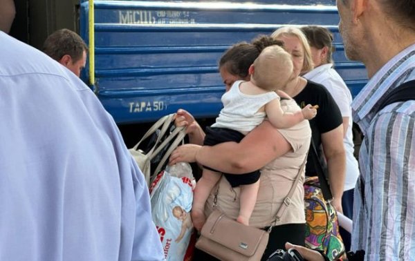 Виїзд дитини з України під час війни: в яких випадках без дозволу не обійтись
Виїзд дитини з України під час війни: в яких випадках без дозволу не обійтись