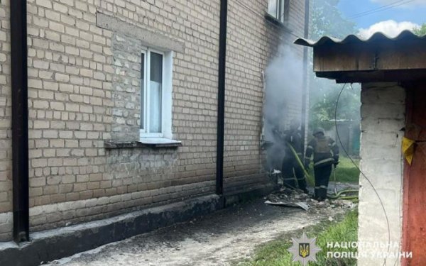 Росіяни поранили у Донецькій області двох дітей та їхню матір
Росіяни поранили у Донецькій області двох дітей та їхню матір