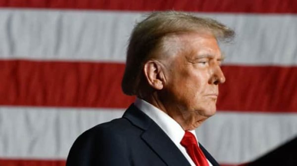 Трамп говорит, что возможно позвонит Путину Трамп говорит, что возможно позвонит Путину