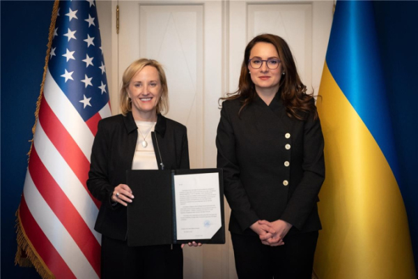 Украина и США запустили общий Инвестиционный фонд восстановления
Украина и США запустили общий Инвестиционный фонд восстановления