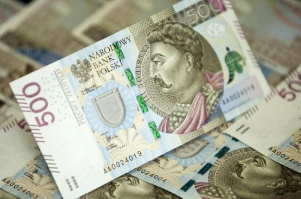Польский злотый растет три дня подряд и снова стоит 11 гривен
Польский злотый растет три дня подряд и снова стоит 11 гривен