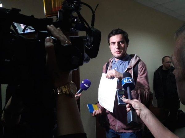 Суд оправдал активиста, который якобы агитировал против Зеленского Суд оправдал активиста, который якобы агитировал против Зеленского