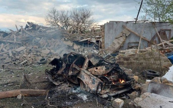 Росіяни скинули КАБ на Дніпропетровщині, поранено двох чоловіків
Росіяни скинули КАБ на Дніпропетровщині, поранено двох чоловіків