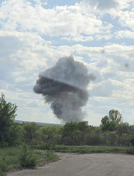 Росія атакувала авіацією Купʼянський район Харківщини. Троє людей загинули
Росія атакувала авіацією Купʼянський район Харківщини. Троє людей загинули