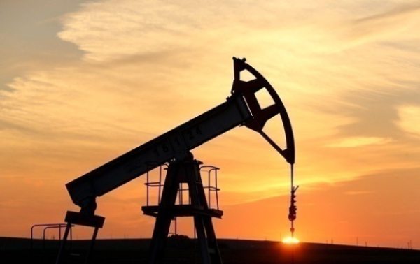 Нефть растет вторую неделю подряд благодаря ослаблению торгового напряжения
Нефть растет вторую неделю подряд благодаря ослаблению торгового напряжения