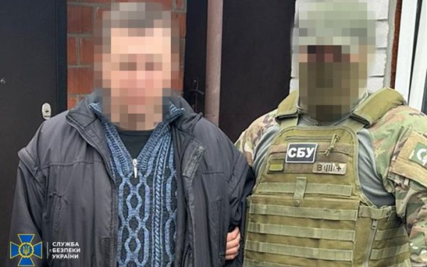 СБУ затримала двох безробітних, які наводили удари росіян по Дніпру та Краматорську
СБУ затримала двох безробітних, які наводили удари росіян по Дніпру та Краматорську