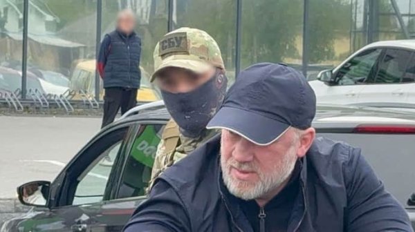 На авто задержанного "вора в законе" были спецсигналы – СМИ На авто задержанного "вора в законе" были спецсигналы – СМИ