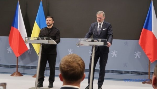 Зеленський привітав Чехію з досягненням енергетичної незалежності від Росії Зеленський привітав Чехію з досягненням енергетичної незалежності від Росії