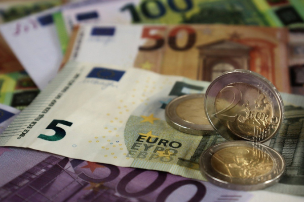 Украина ежегодно может терять 3,5 миллиарда евро из-за изменений в торговле с ЕС — Гетманцев
Украина ежегодно может терять 3,5 миллиарда евро из-за изменений в торговле с ЕС — Гетманцев