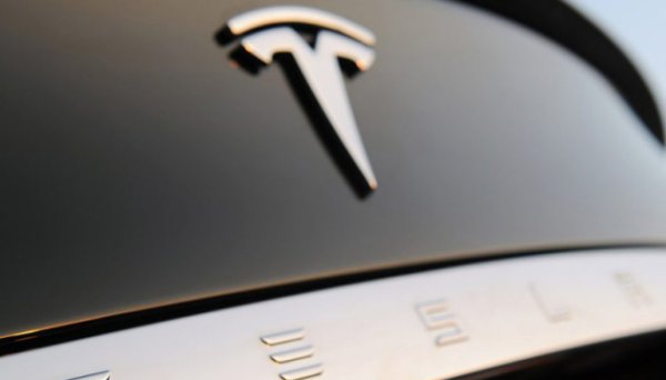 Tesla планує відновити імпорт запчастин з Китаю для виробництва у США - Reuters Tesla планує відновити імпорт запчастин з Китаю для виробництва у США - Reuters