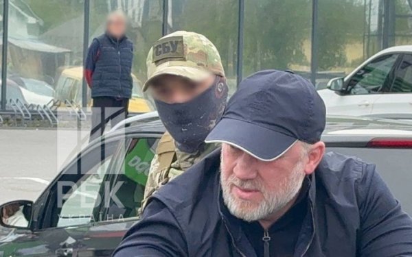 Правоохоронці затримали кримінальника “Умку”, якого раніше помітили на вечірці зі спецслужбовцем СБУ Лойфом
Правоохоронці затримали кримінальника “Умку”, якого раніше помітили на вечірці зі спецслужбовцем СБУ Лойфом