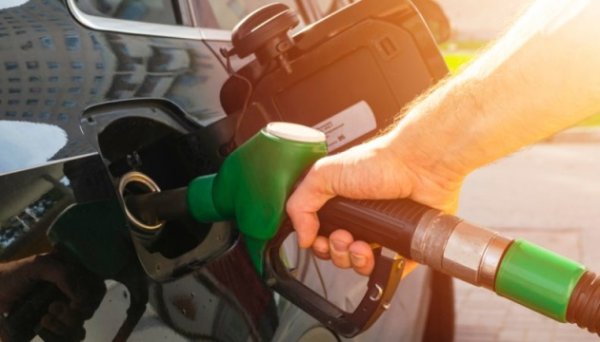 В Україні з 1 травня бензин має містити не менше 5% рідких біокомпонентів В Україні з 1 травня бензин має містити не менше 5% рідких біокомпонентів
