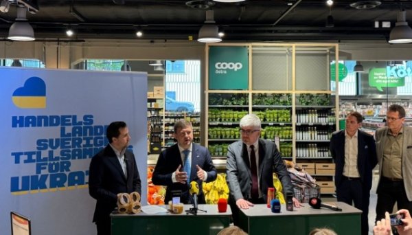 У Швеції презентували ініціативу «Купуй українські продукти» У Швеції презентували ініціативу «Купуй українські продукти»