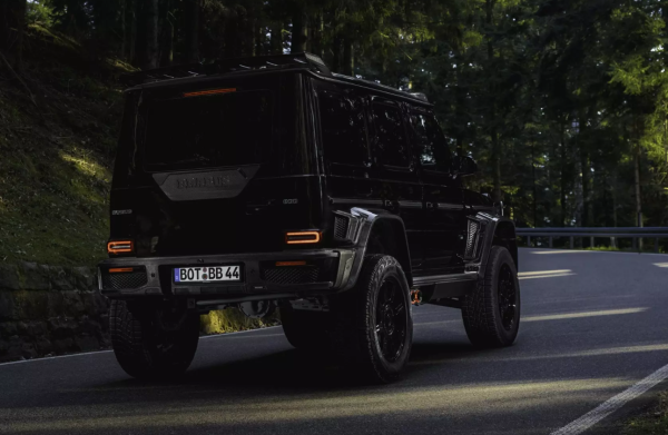 Brabus представив позашляховик Mercedes-AMG G 63 з рекордним кліренсом
Brabus представив позашляховик Mercedes-AMG G 63 з рекордним кліренсом