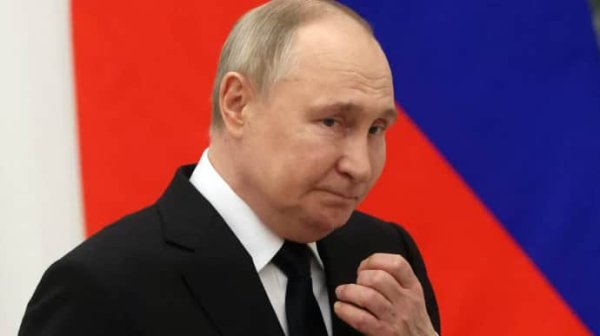 В РФ заявили, что украинские дроны застали Путина на Курщине В РФ заявили, что украинские дроны застали Путина на Курщине