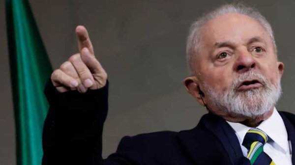 Президент Бразилии, который едет в Москву, пообещал подтолкнуть Путина к переговорам в Стамбуле Президент Бразилии, который едет в Москву, пообещал подтолкнуть Путина к переговорам в Стамбуле