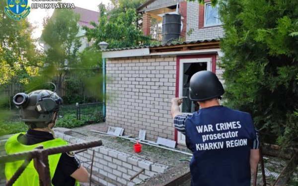Російська армія атакувала дронами Харківщину: шестеро загиблих та поранених
Російська армія атакувала дронами Харківщину: шестеро загиблих та поранених