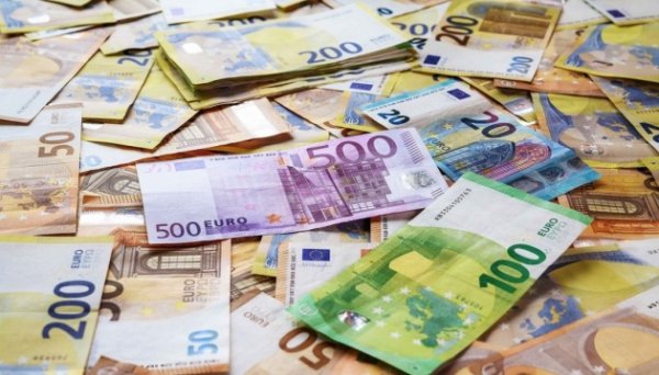 Україна отримала ще €1 мільярд від ЄС за рахунок заморожених активів Росії Україна отримала ще €1 мільярд від ЄС за рахунок заморожених активів Росії