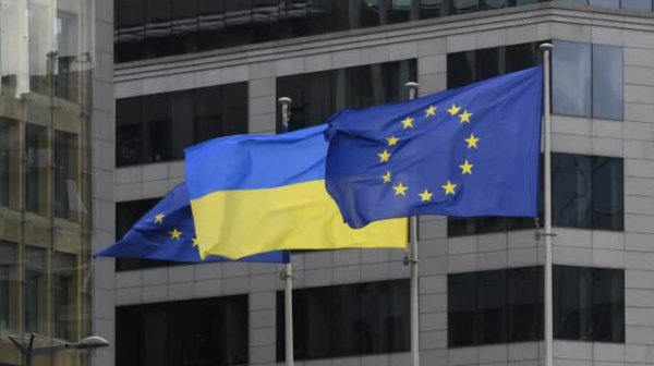 Новые санкции ЕС против РФ: Зеленский обсудил с фон дер Ляйен подготовку 18-го пакета Новые санкции ЕС против РФ: Зеленский обсудил с фон дер Ляйен подготовку 18-го пакета