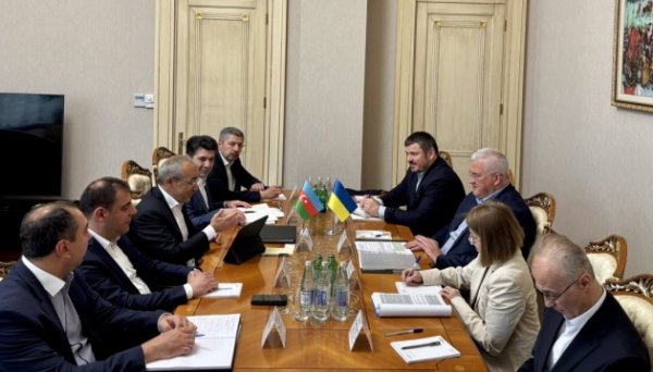 Сибіга на зустрічі з міністром економіки Азербайджану говорив про інвестиції та енергетику Сибіга на зустрічі з міністром економіки Азербайджану говорив про інвестиції та енергетику