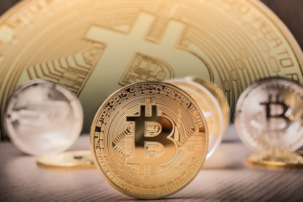 JPMorgan откроет клиентам доступ к покупке биткоина, комиссии в сети BTC достигли максимума: что нового
JPMorgan откроет клиентам доступ к покупке биткоина, комиссии в сети BTC достигли максимума: что нового