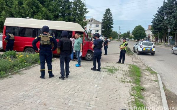 На Сумщині розпочалась обов’язкова евакуація із села Нова Слобода
На Сумщині розпочалась обов’язкова евакуація із села Нова Слобода