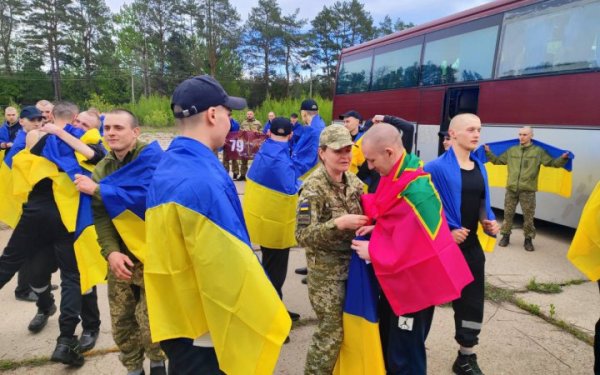 Головне за вівторок, 6 травня: удар балістикою по Сумах, атака на Запоріжжя, обмін полоненими
Головне за вівторок, 6 травня: удар балістикою по Сумах, атака на Запоріжжя, обмін полоненими