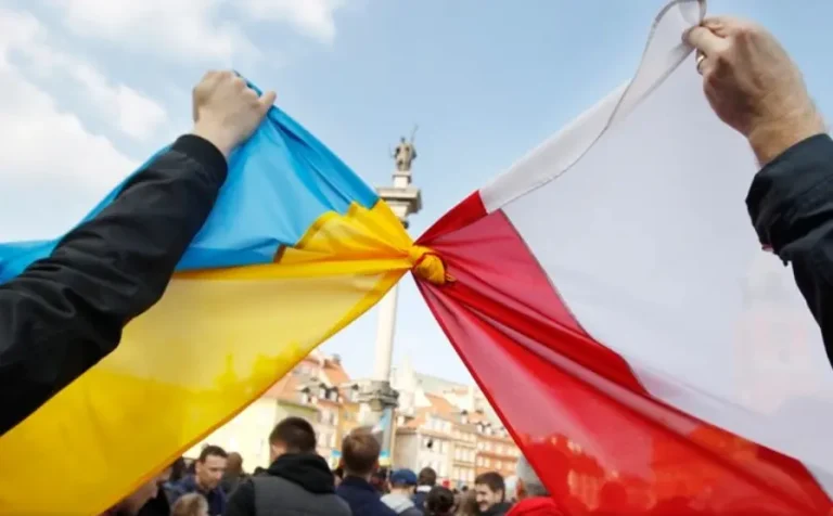 Як українцям отримати новий статус CUKR у Польщі: правила та терміни
