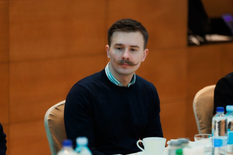 Іван Вербицький став новим заступником міністра культури України. Він відкрито заявив про свою гомосексуальність у 2019 році та активно працює на захист прав ЛГБ