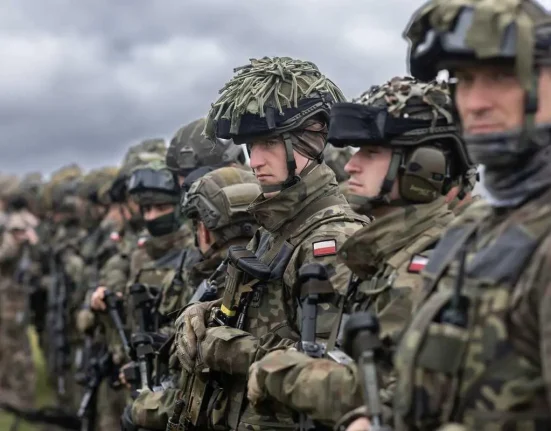 Польща розгортає війська: введено 40 тисяч солдатів на кордон з Росією та Білоруссю