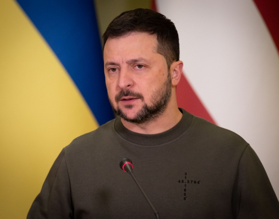 Президент Зеленський заявив, що готовий залишити посаду після закінчення війни. Дізнайтеся, що він сказав про вибори та свою участь у них.