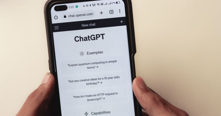 OpenAI запускає обов’язкову паспортну перевірку в ChatGPT. Неповнолітніх автоматично переведуть у «дитячий» режим із безпечним контентом.