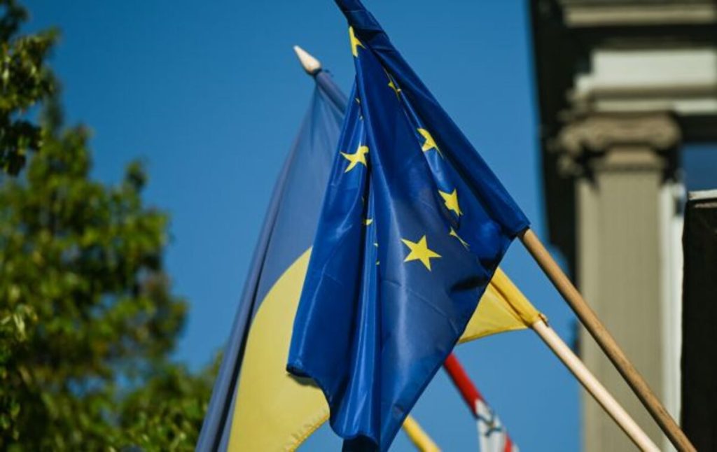 Європейський Союз оголосив розмір репараційного кредиту для України — до 130 мільярдів євро, що базуються на заморожених активах Росії.