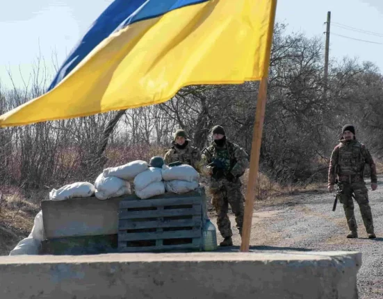 Скільки українців готові до компромісу щодо Донеччини — результати КМІС