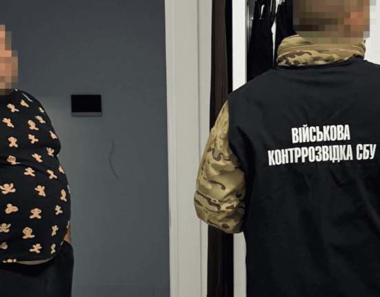СБУ викрила начальника ТЦК та депутата на Прикарпатті: хабарі за військовий квиток, довідку про інвалідність і проходження ВЛК.