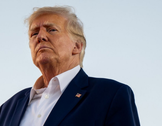 У США випустять паспорти з портретом Трампа: що відомо (фото)