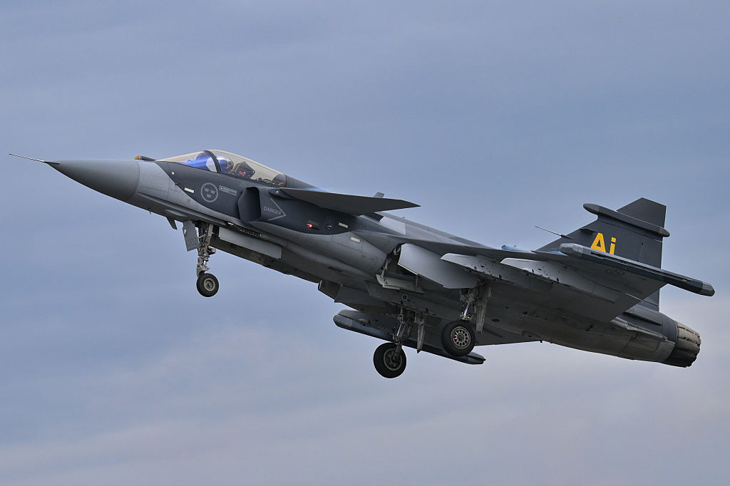 Коли та скільки Україна отримає винищувачів Gripen (SAAB JAS 39): характеристики та вартість