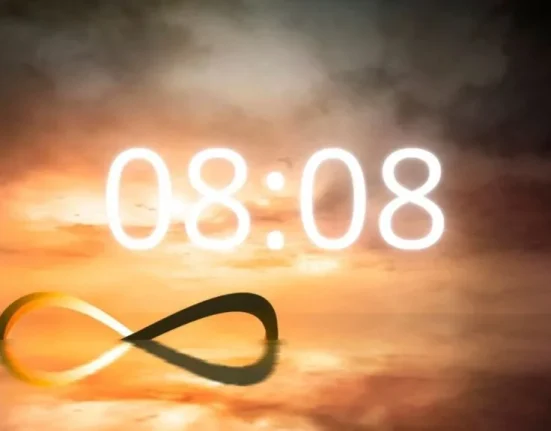 Що означає побачити 08:08 на годиннику
