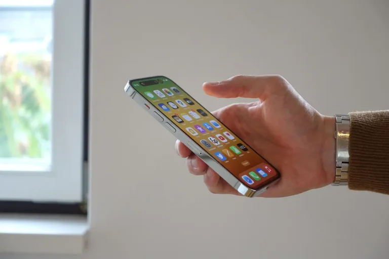 Навіщо терміново потрібно оновити iPhone і iPad: попередження експертів